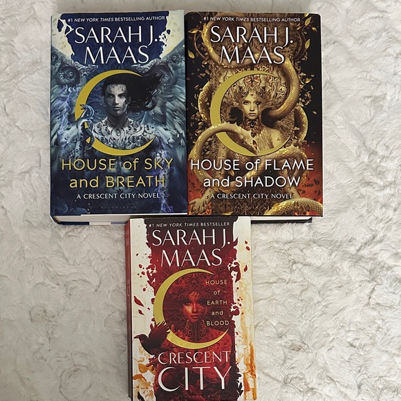 Sarah J. Maas Crescent City book set hardback & paperback - Picture 1 of 4
